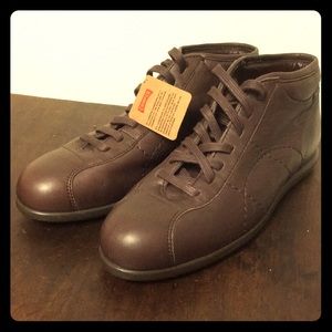 NWT size 10 (EU 40) women’s Camper sneaker boots